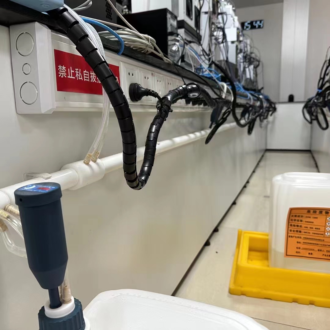 收集實驗室廢液的正確方式