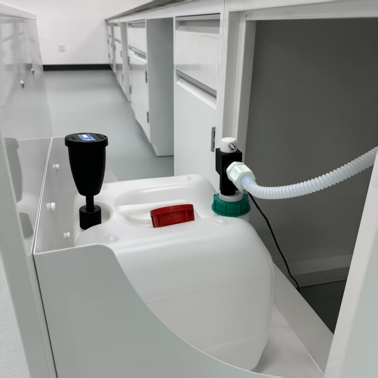 優諾安全蓋有效防止廢液收集過程中揮發泄露造成的污染